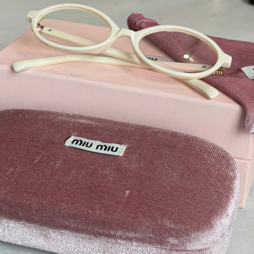 Miu Miu MU 01XV Oval Eye Glasses in Cream Sunglasses like new!